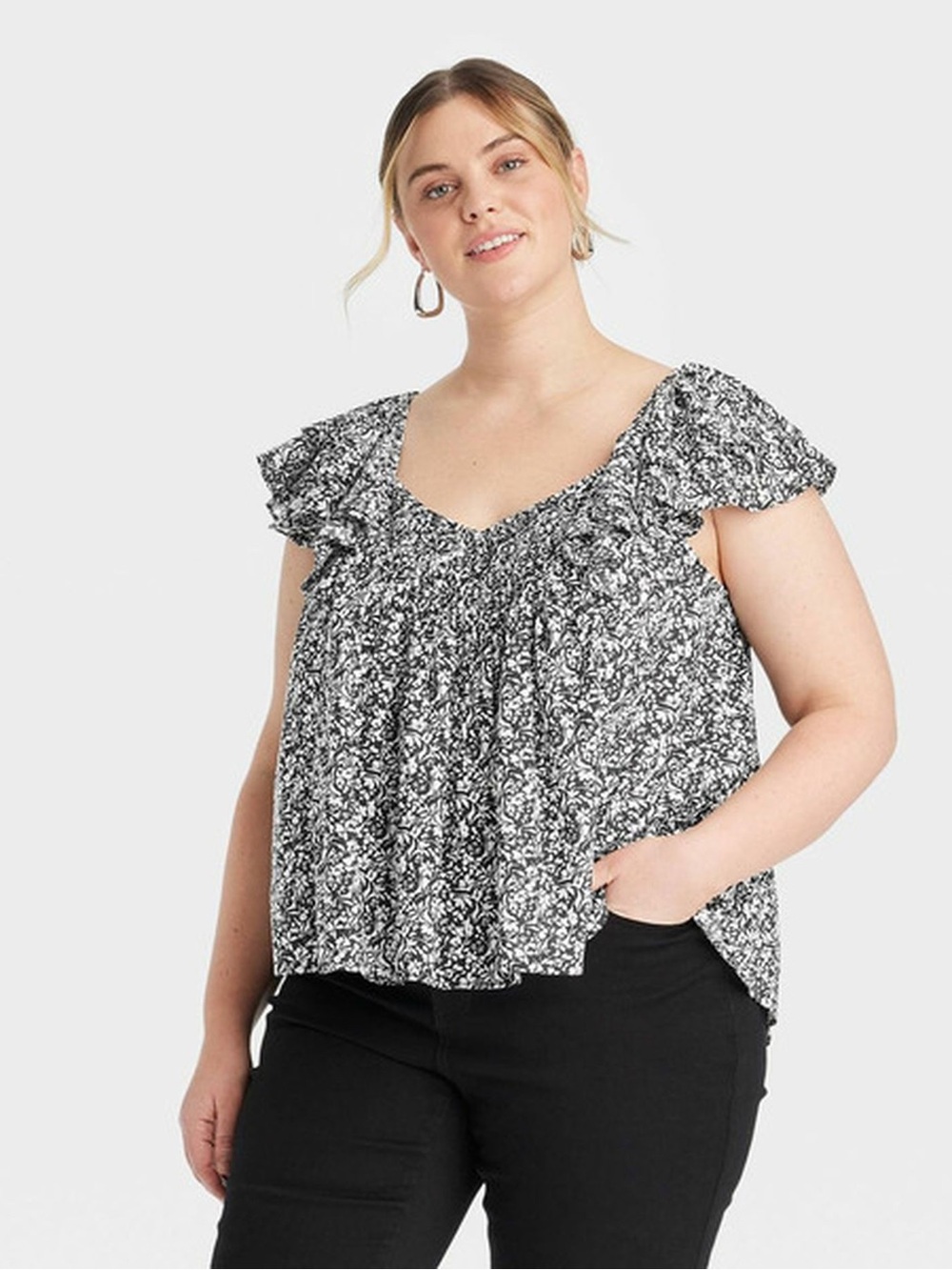 Universal Thread Black & White Floral Ruffle Tank